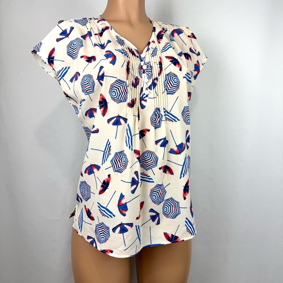 Talbots Women’s Slit Cap Sleeve Pleated Front Cream Blouse Umbrellas Sz Petite M - Picture 1 of 12